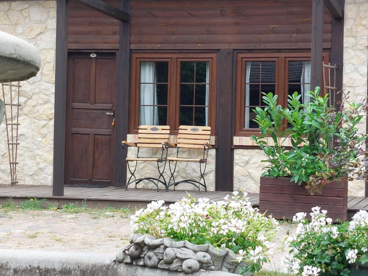 Tamarynowa Osada - Kraina Udanego Wypoczynku Villa Lowyn Exterior photo